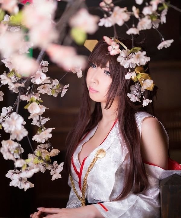 日本巨乳Coser無褲褲作品大膽放送！