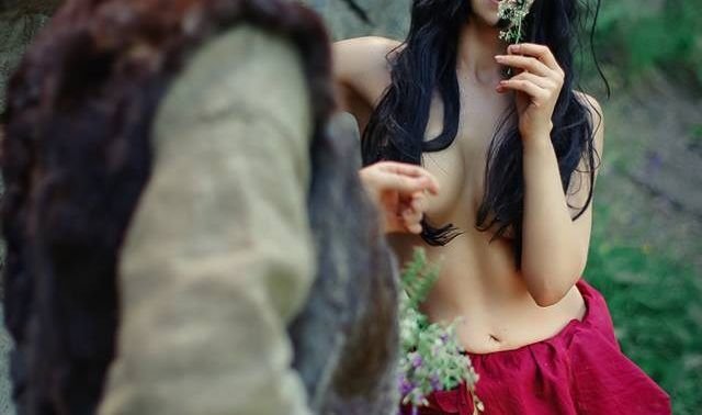 《The Witcher 3》半裸Cosplay！噴血大放送！