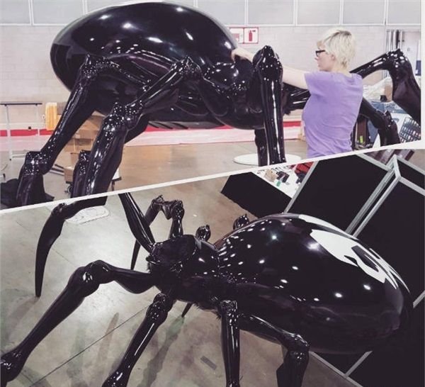 巨乳Coser竟然這樣做道具！單是記錄相片尺度已超大！