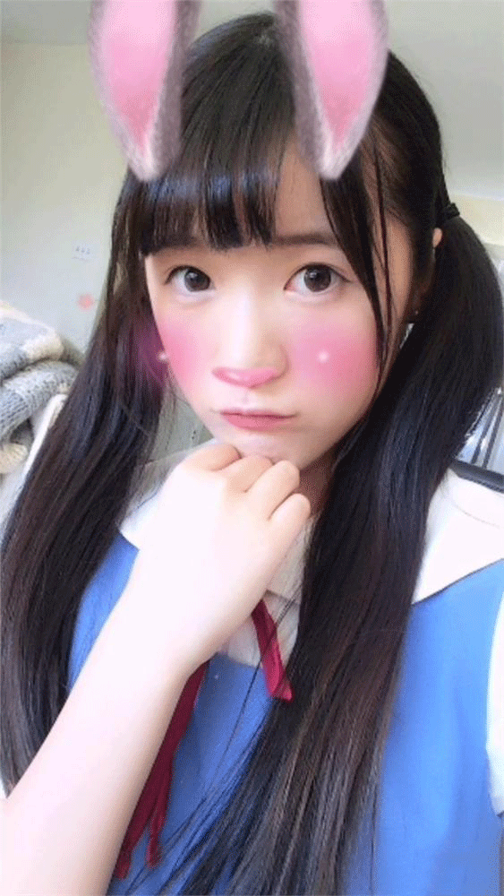 徐嬌玩App 玩上癮！喵星人嘟嘴咬唇來賣萌！