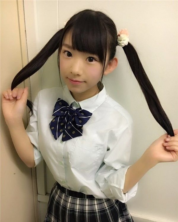 超童顏爆乳寫真女星晒生活照！佢朋友仲勁.....