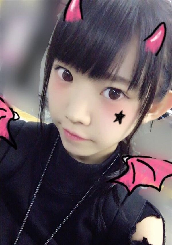 超童顏爆乳寫真女星晒生活照！佢朋友仲勁.....