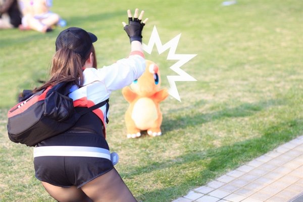 噴血到爆標！最清純Coser玩《Pokemon GO》變極度誘惑訓練員！