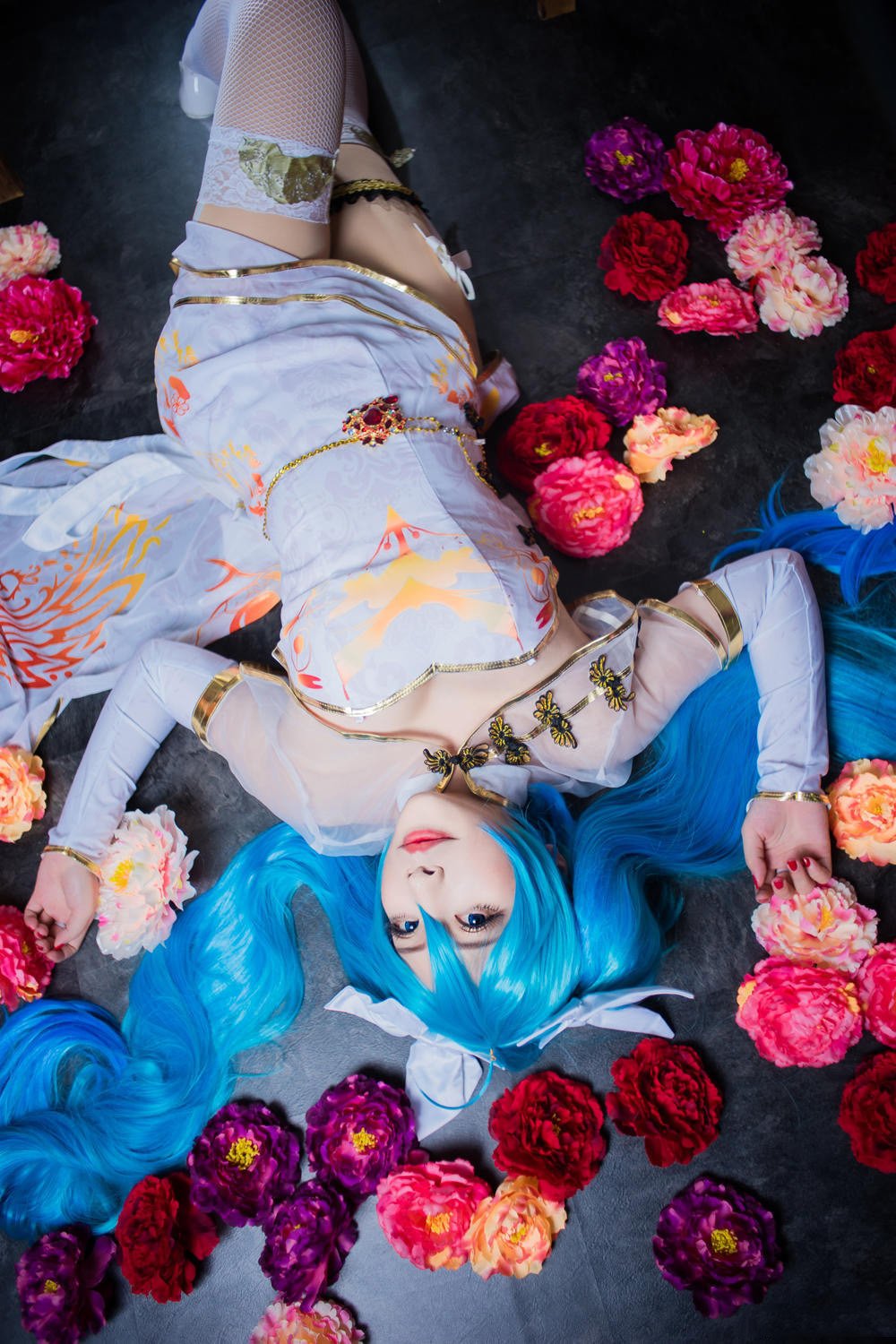 黑白絲、爆乳死水褲！大師級Cosplay又放送！