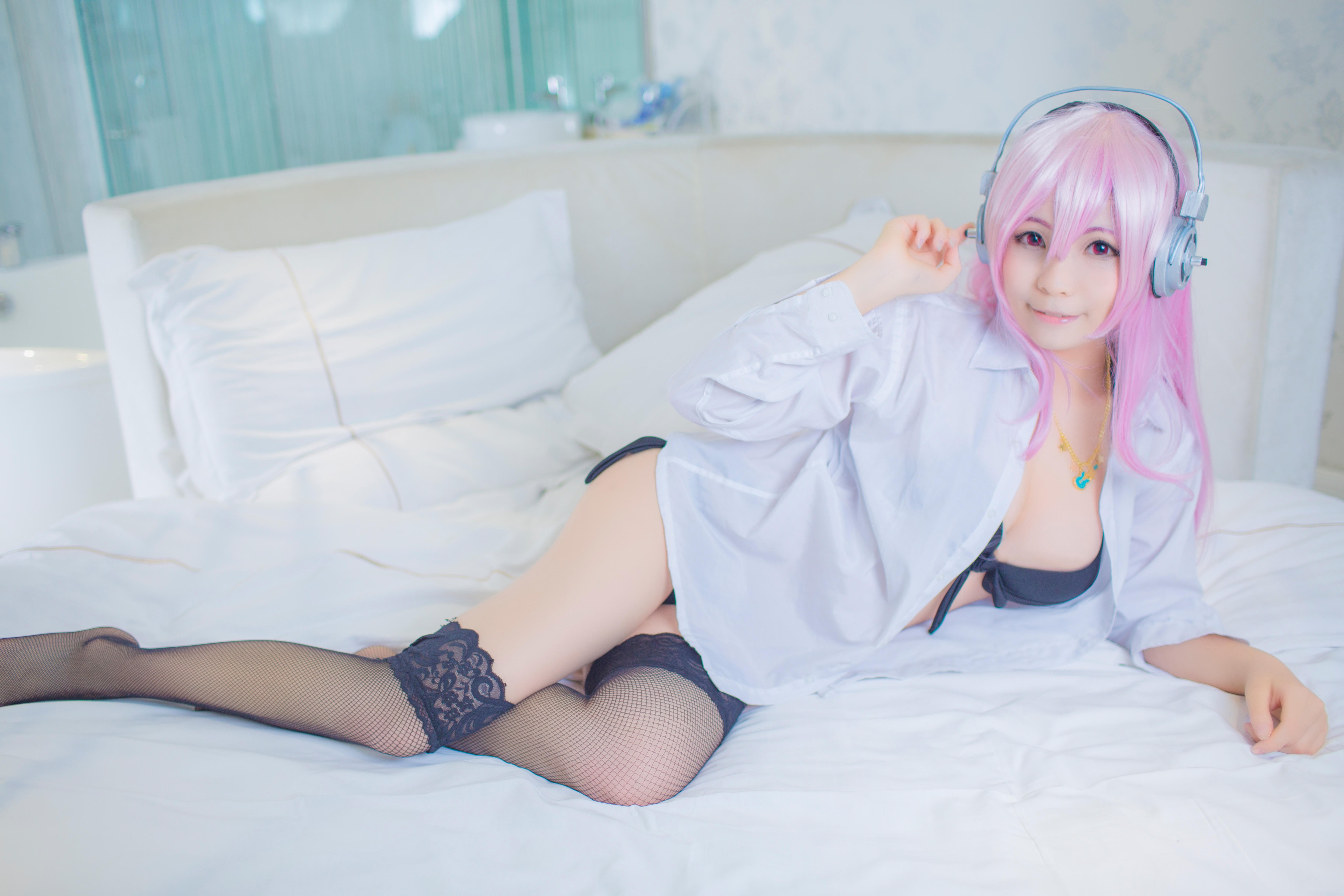黑白絲、爆乳死水褲！大師級Cosplay又放送！