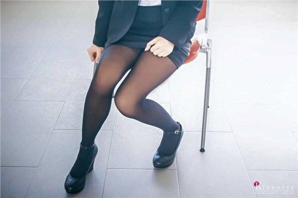 網上褲襪日！女生們瘋狂PO相應節！