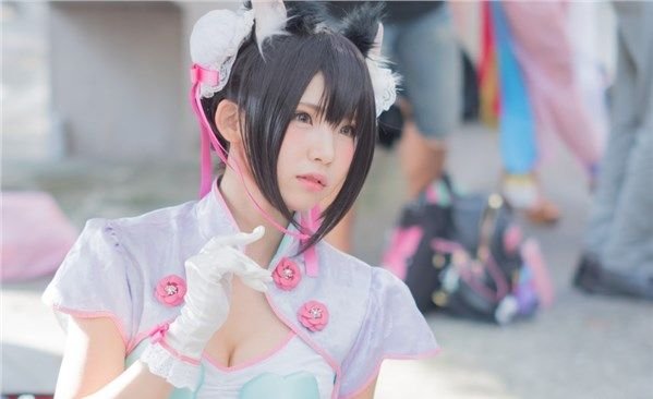 萌女enako Cosplay新作品！超大膽真空上陣！