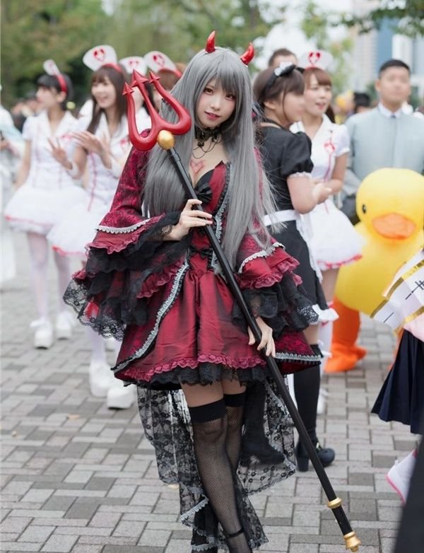 萌女enako Cosplay新作品！超大膽真空上陣！