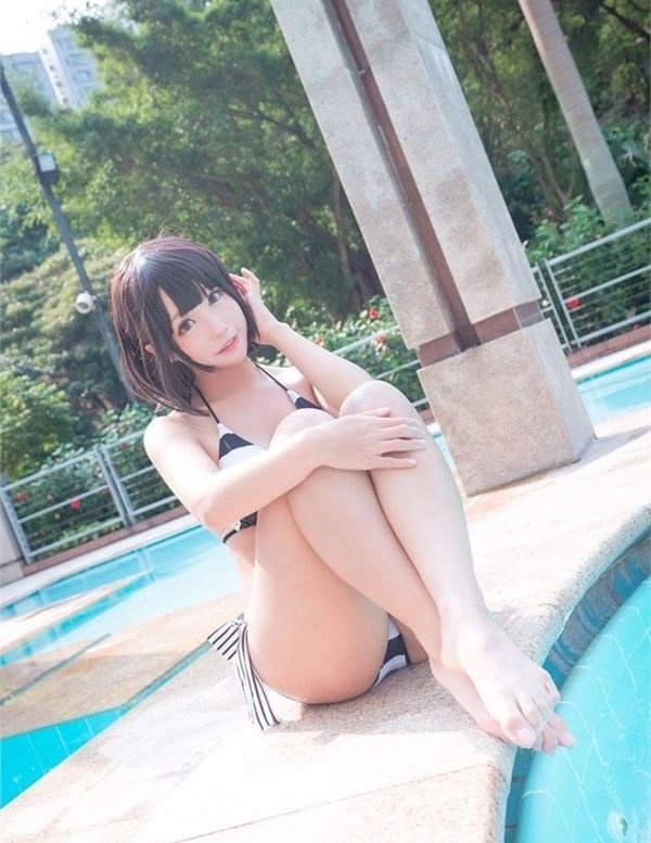 香港也有高水準Coser！泳裝長腿引死宅男！