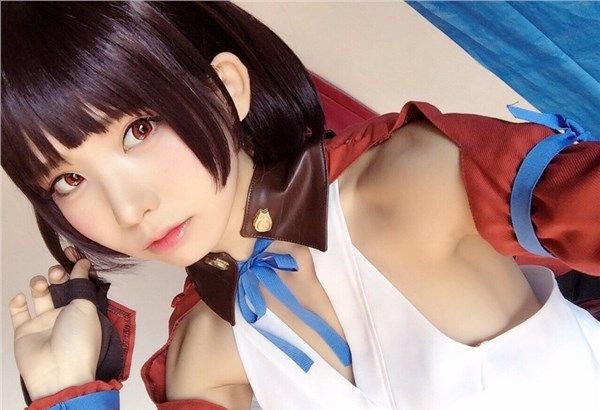 萌女enako Cosplay新作品！超大膽真空上陣！