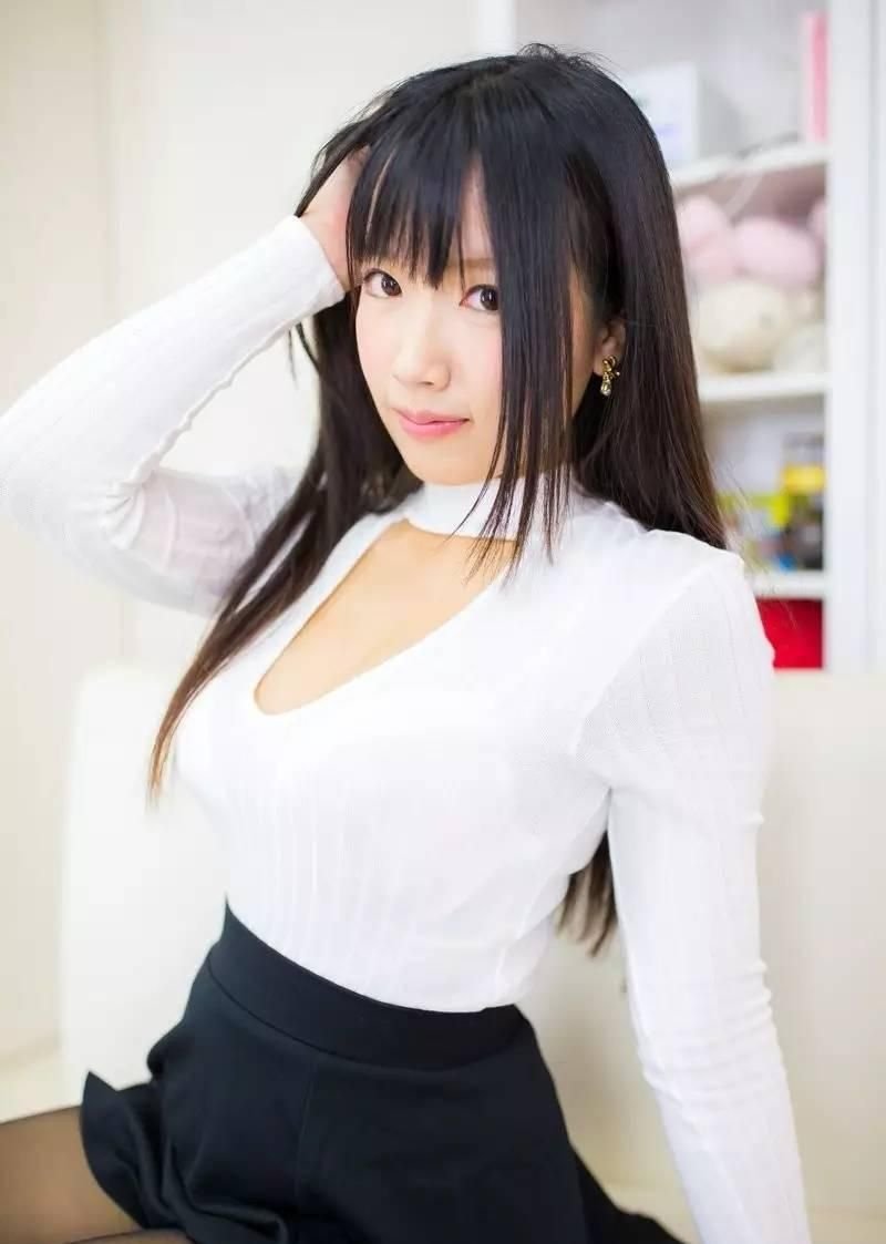 肉感美少女Coser 晒出致命噴血誘惑！