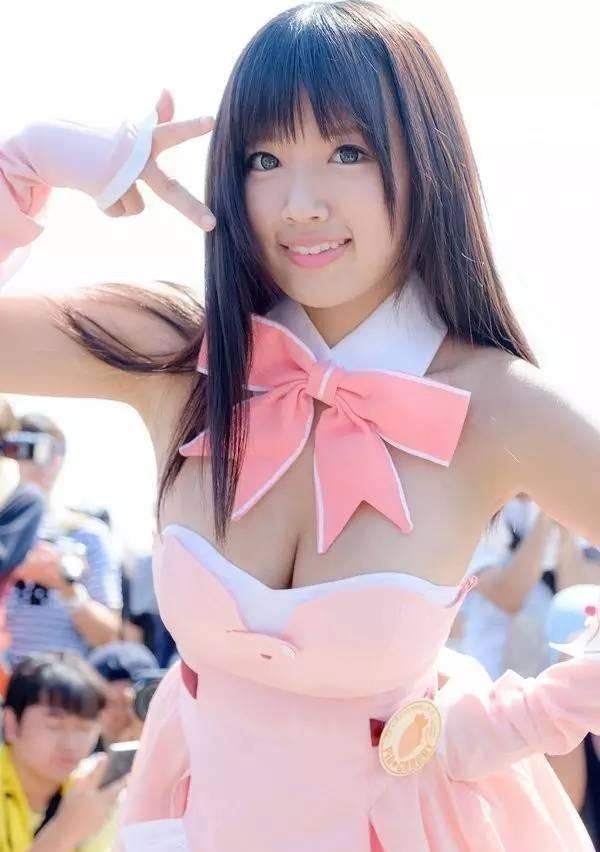 肉感美少女Coser 晒出致命噴血誘惑！