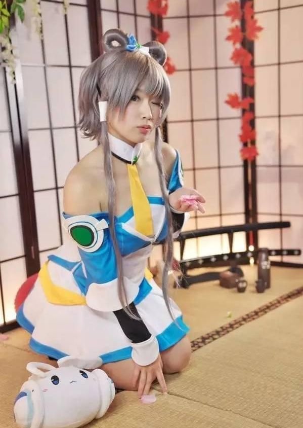 肉感美少女Coser 晒出致命噴血誘惑！