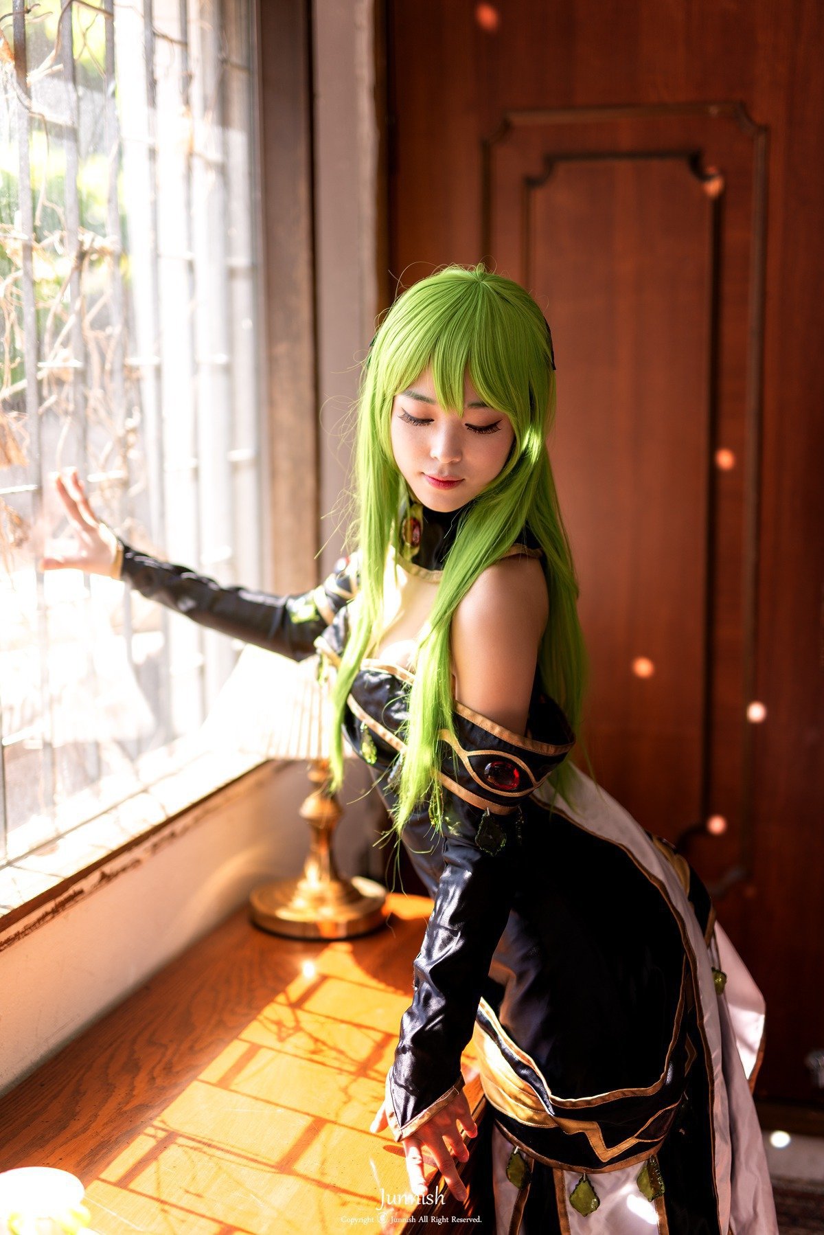 週末養眼Cosplay放送！Saber好性感！