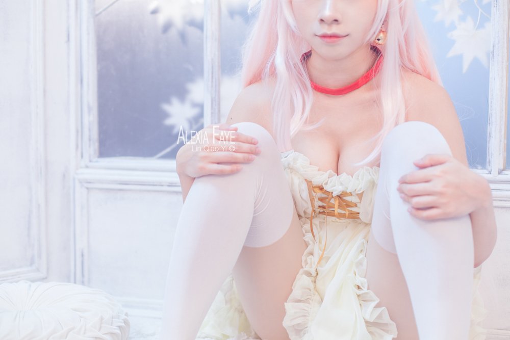 週末養眼Cosplay放送！Saber好性感！