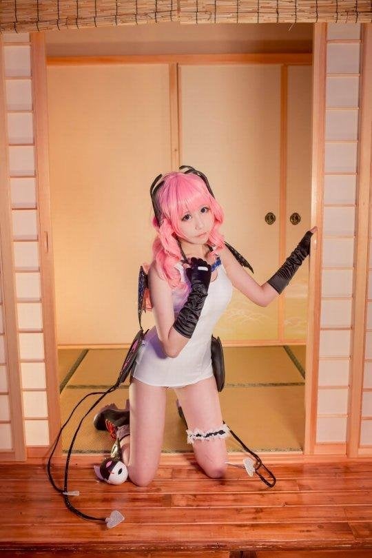 一週大師級Cosplay！超稀有全裸出現！