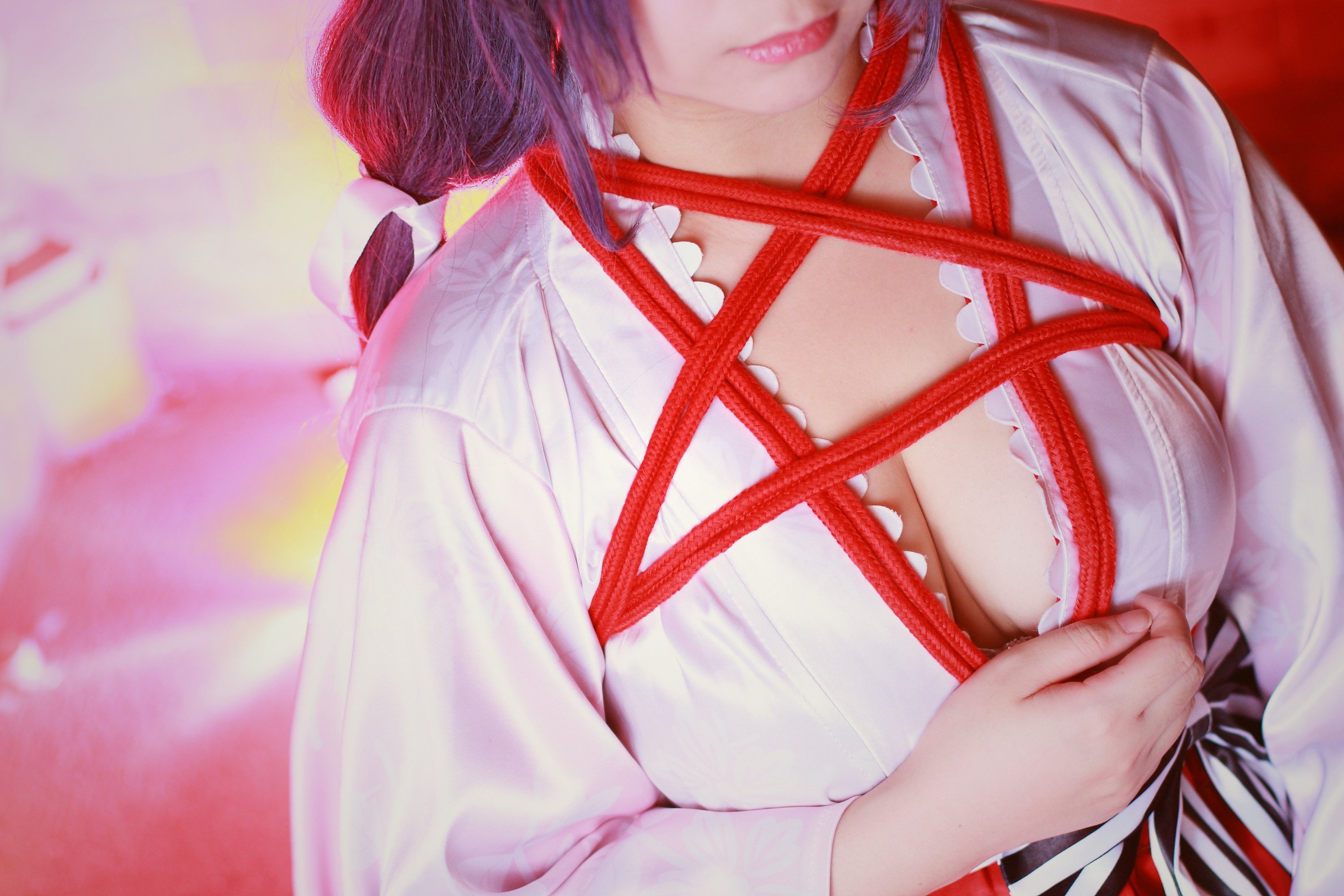 一週大師級Cosplay噴血放送！爆乳vs走光！