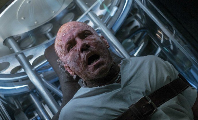 《死侍2》曝出大量劇照！一開始就有床戲！？