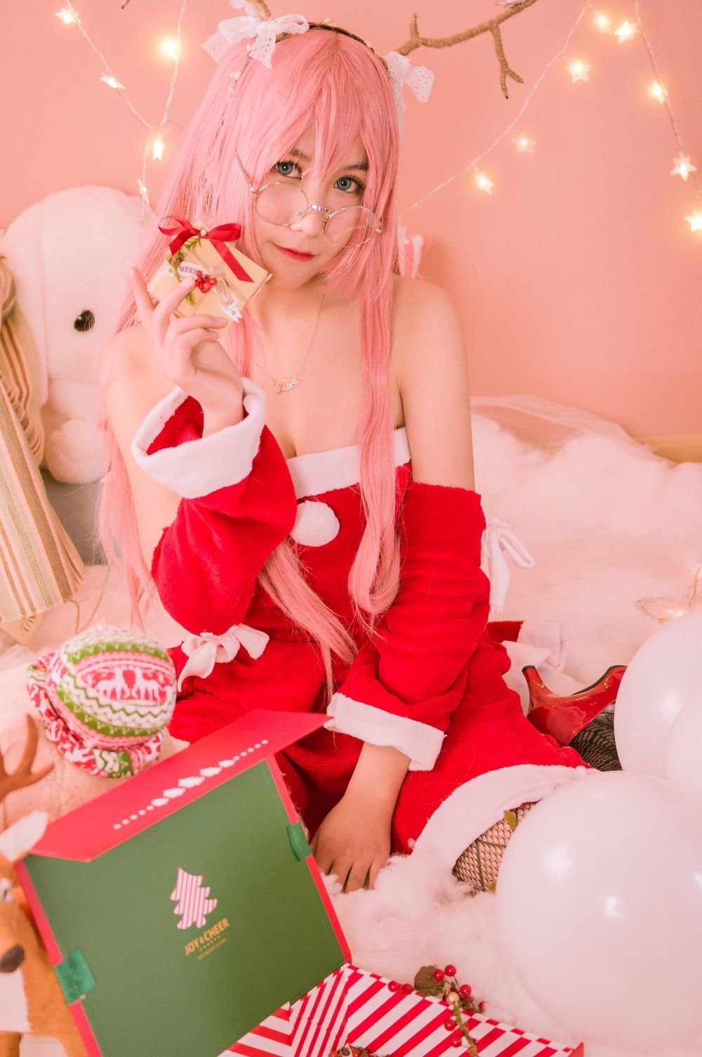 聖誕爆乳噴血Cosplay搶先放送！