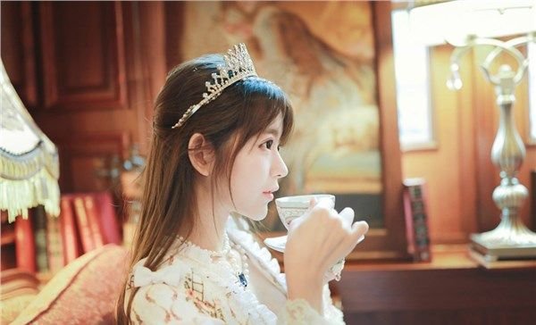 新路線？！韓國第一美少女yurisa Cosplay爆乳公主！