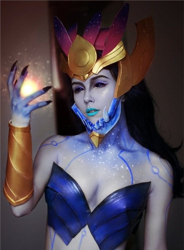 神還原Cosplay又一高手！《英雄聯盟》樣樣似！