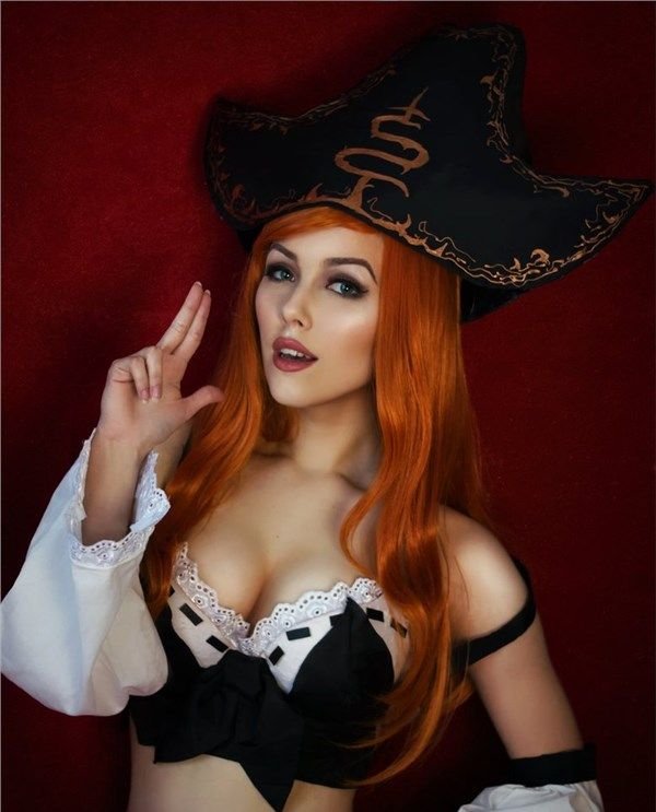 神還原Cosplay又一高手！《英雄聯盟》樣樣似！