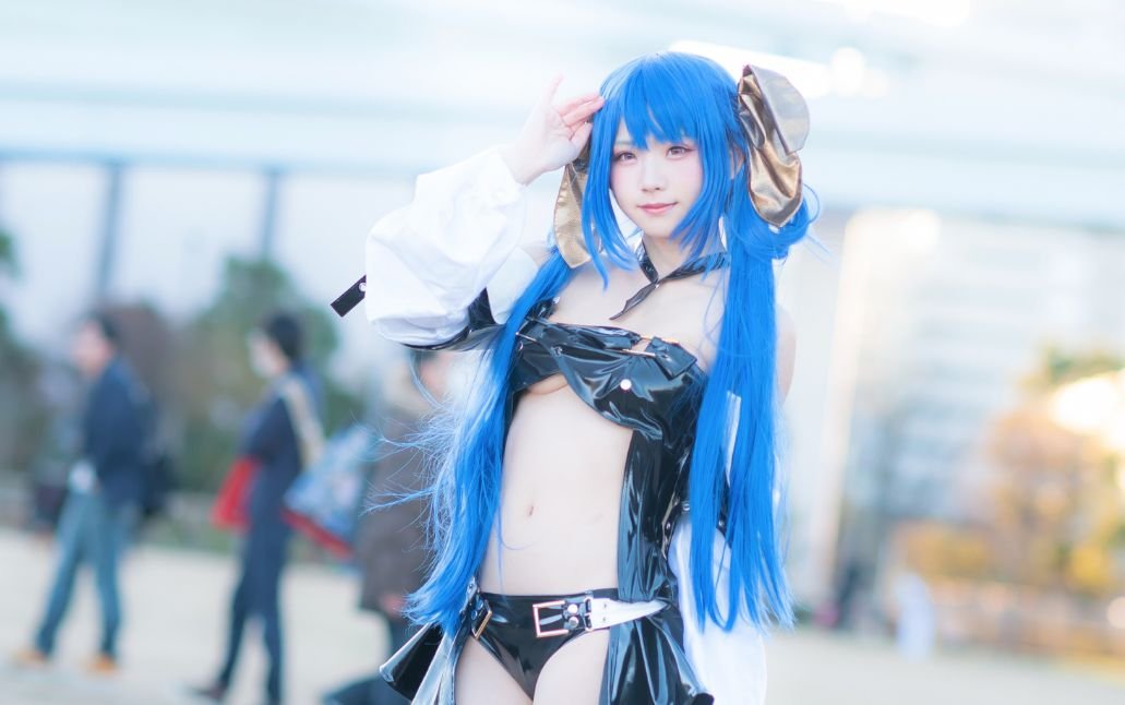 Enako 不怕冷！C91上Cosplay超短布Dizzy！