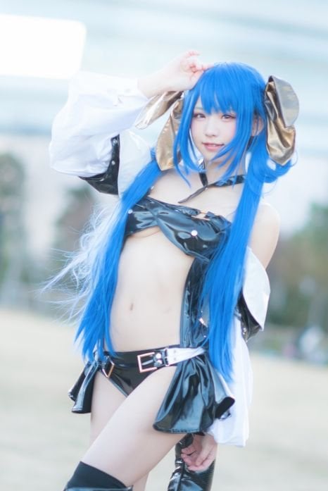 Enako 不怕冷！C91上Cosplay超短布Dizzy！