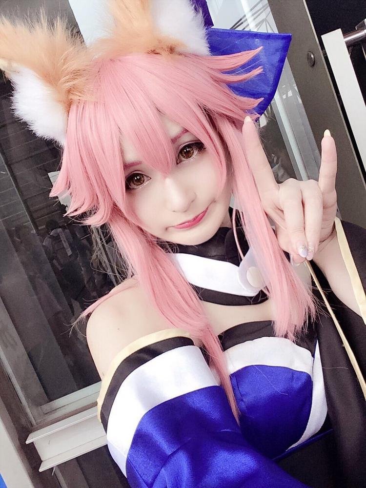 美少女coser示範如何清純地曬胸！