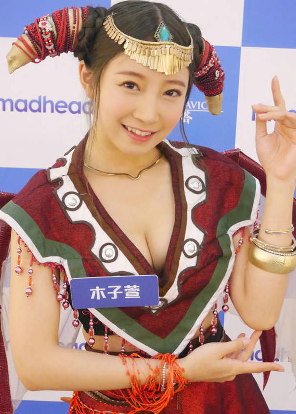 台北電玩展神魔女大晒冷！長腿爆乳好搶眼！