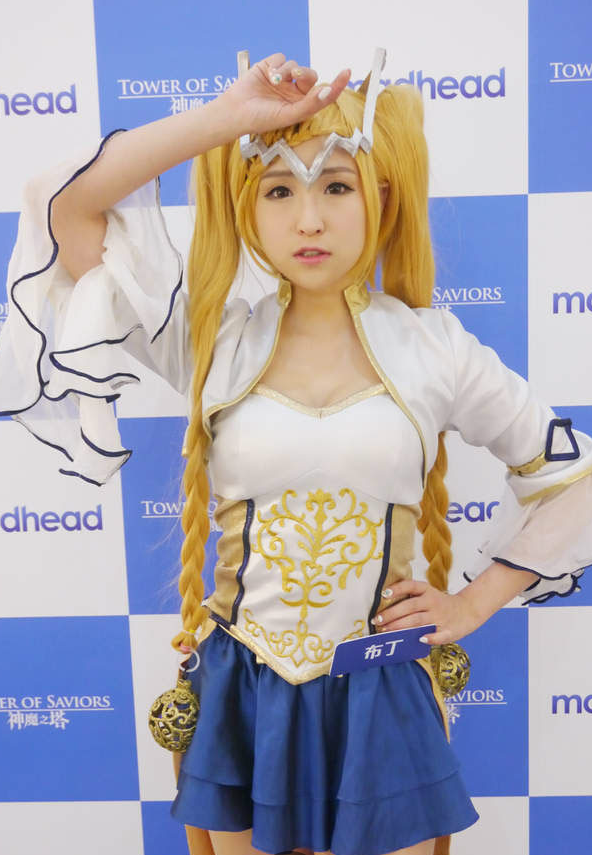台北電玩展神魔女大晒冷！長腿爆乳好搶眼！