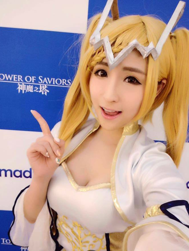 台北電玩展神魔女大晒冷！長腿爆乳好搶眼！