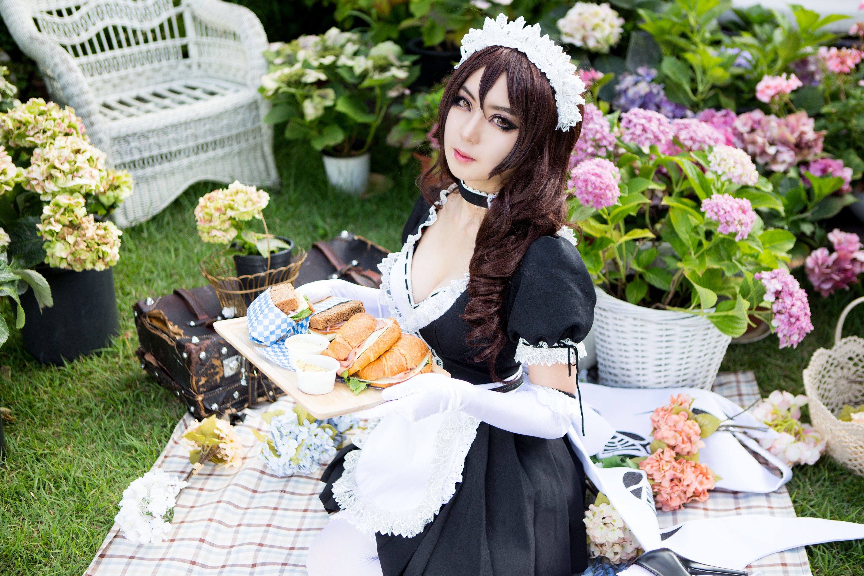 今日福利噴血放送！性感女僕大姐姐Cosplay精選收錄！