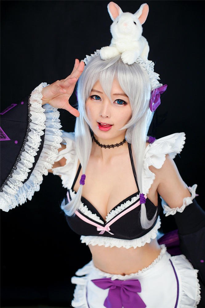 螺旋貓爆乳女僕Cosplay曝光！附送學生制服誘惑！