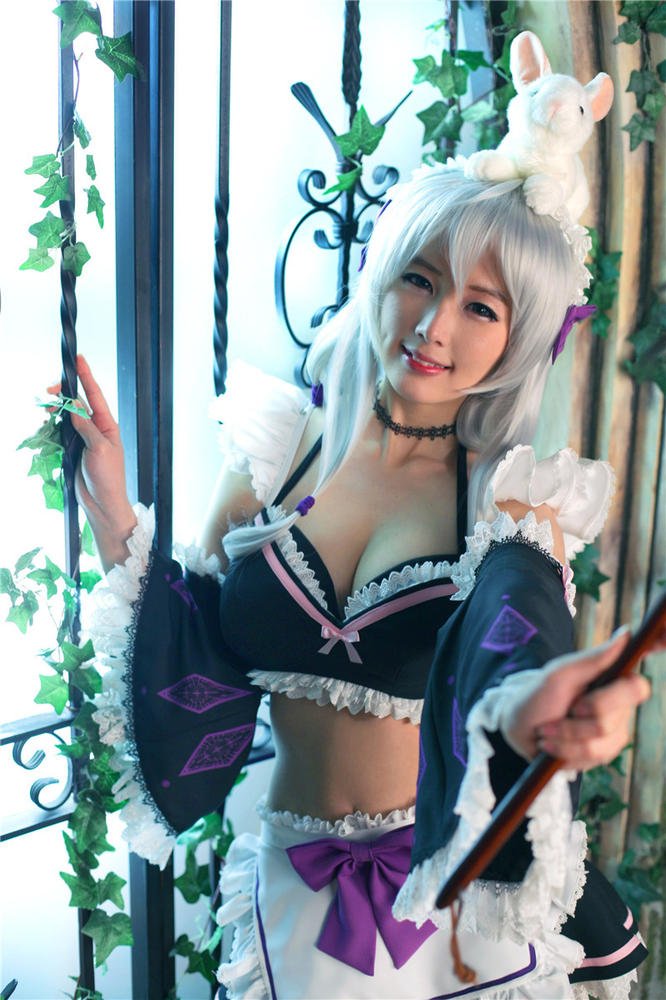 螺旋貓爆乳女僕Cosplay曝光！附送學生制服誘惑！