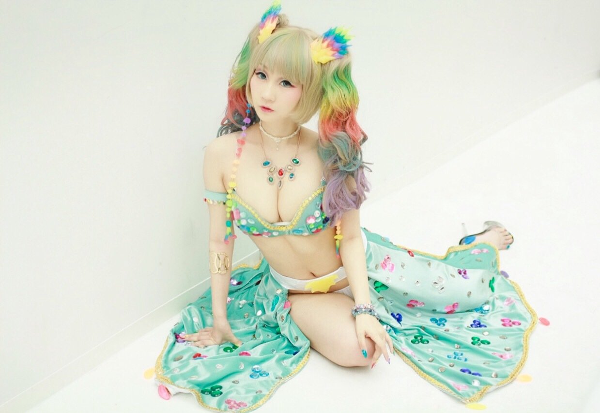 噴血極限性感Cosplay繼續放送！暖過今晚夜！