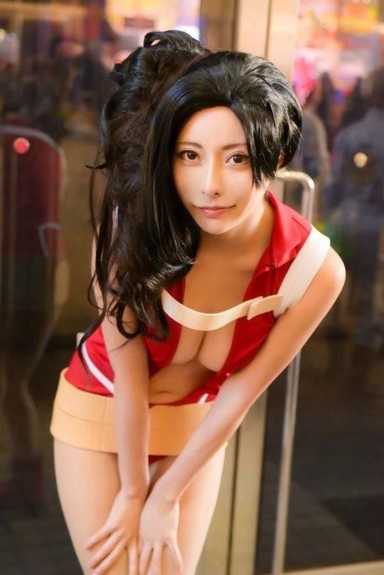 「闘會議2017」《神域召喚》超爆乳Cosplay艷壓全場！