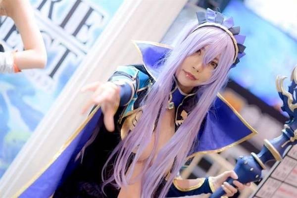 「闘會議2017」《神域召喚》超爆乳Cosplay艷壓全場！