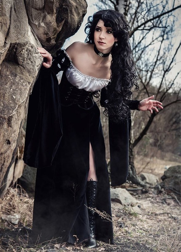 《巫師3》葉奈法神級Cosplay！全裸沒難度！