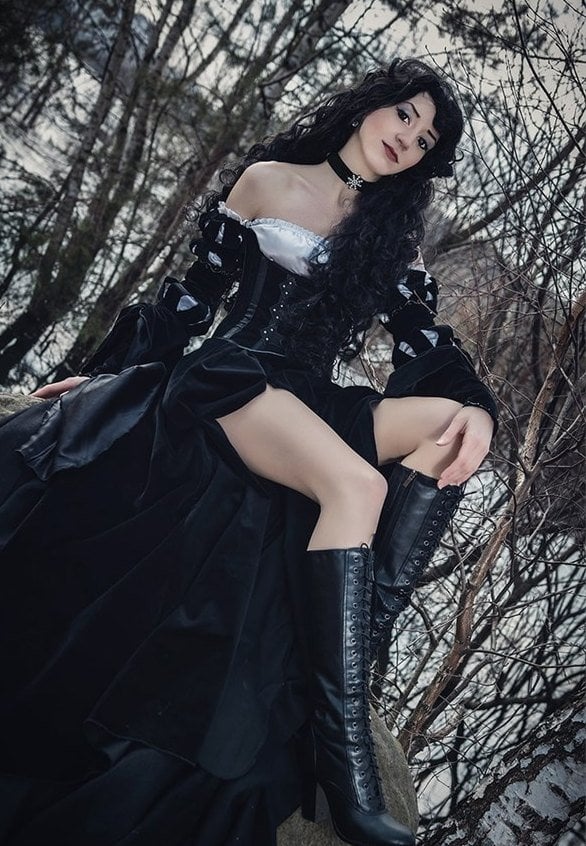 《巫師3》葉奈法神級Cosplay！全裸沒難度！