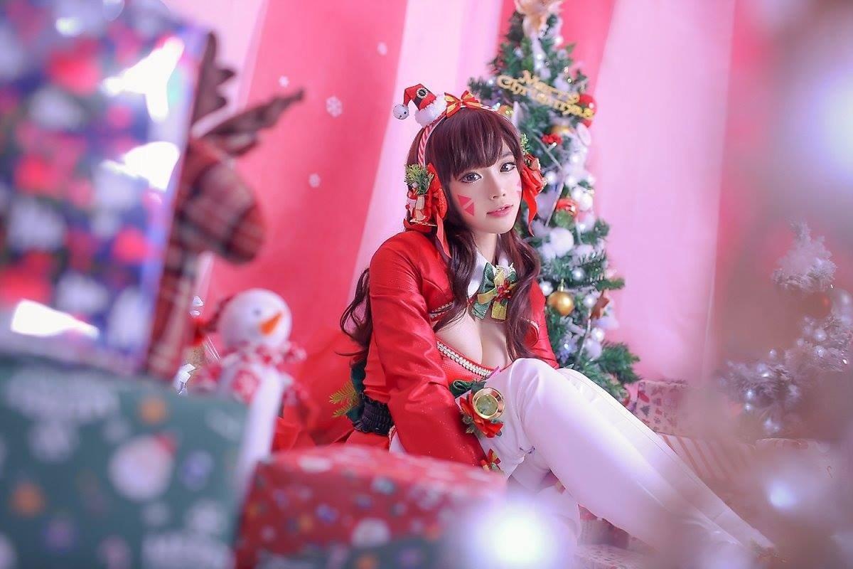 《Overwatch》聖誕版D.Va Cosplay！胸器迫人！