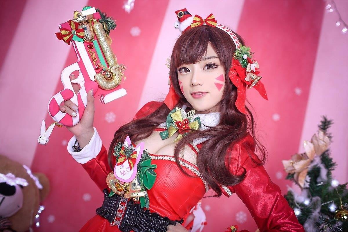 《Overwatch》聖誕版D.Va Cosplay！胸器迫人！