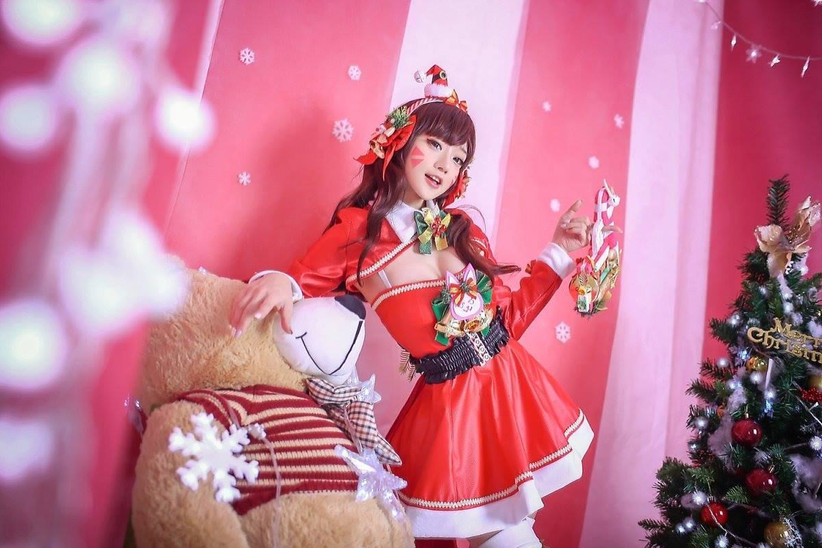 《Overwatch》聖誕版D.Va Cosplay！胸器迫人！