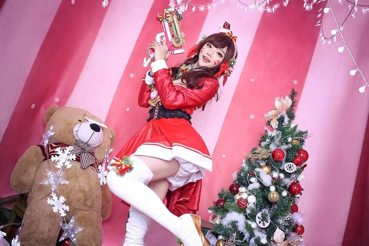 《Overwatch》聖誕版D.Va Cosplay！胸器迫人！