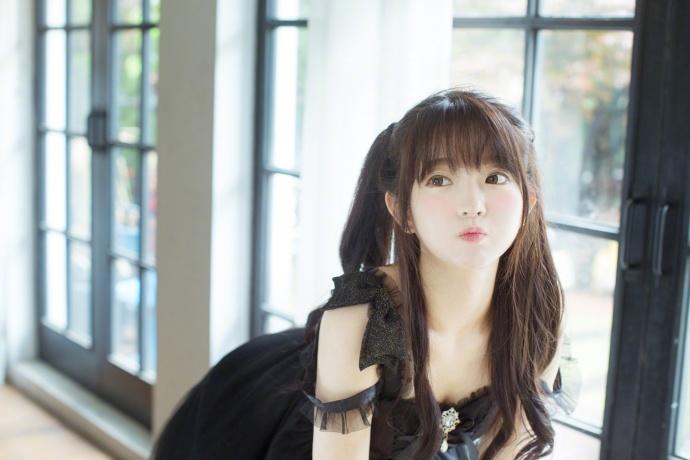 韓國一美少女yurisa Cosplay哥特蘿莉！