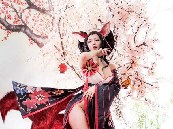 性感美女Cosplay《陰陽師》三尾狐！妖艷異常！