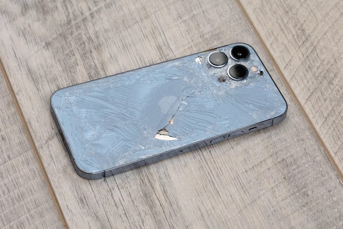 An iPhone resistant to scratches and abrasions, without a case