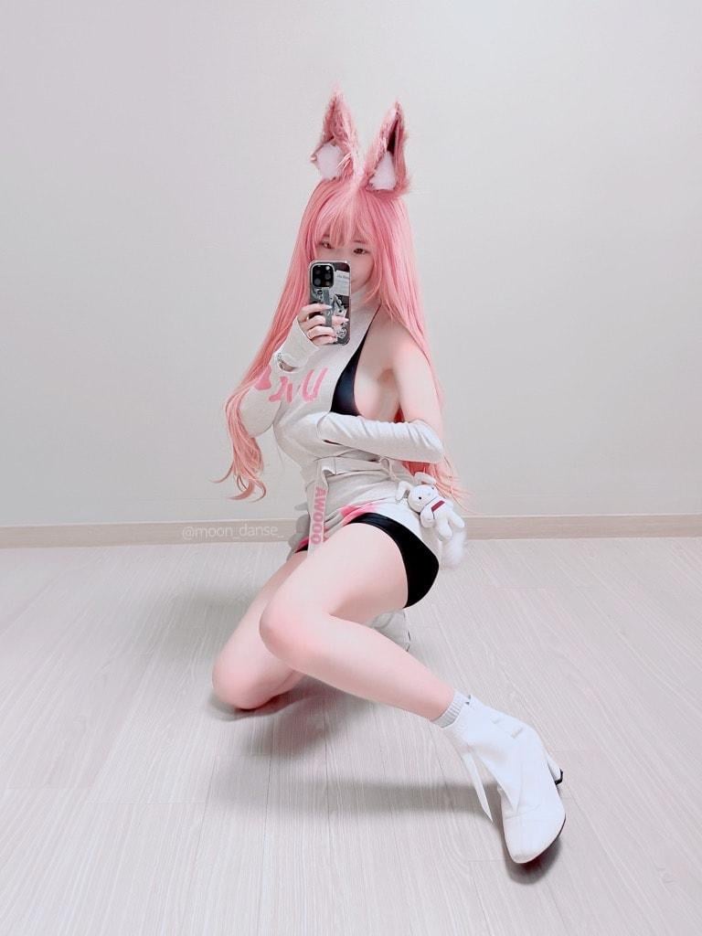  手遊《勝利女神：妮姬》美術畫師分享本人Cosplay作品