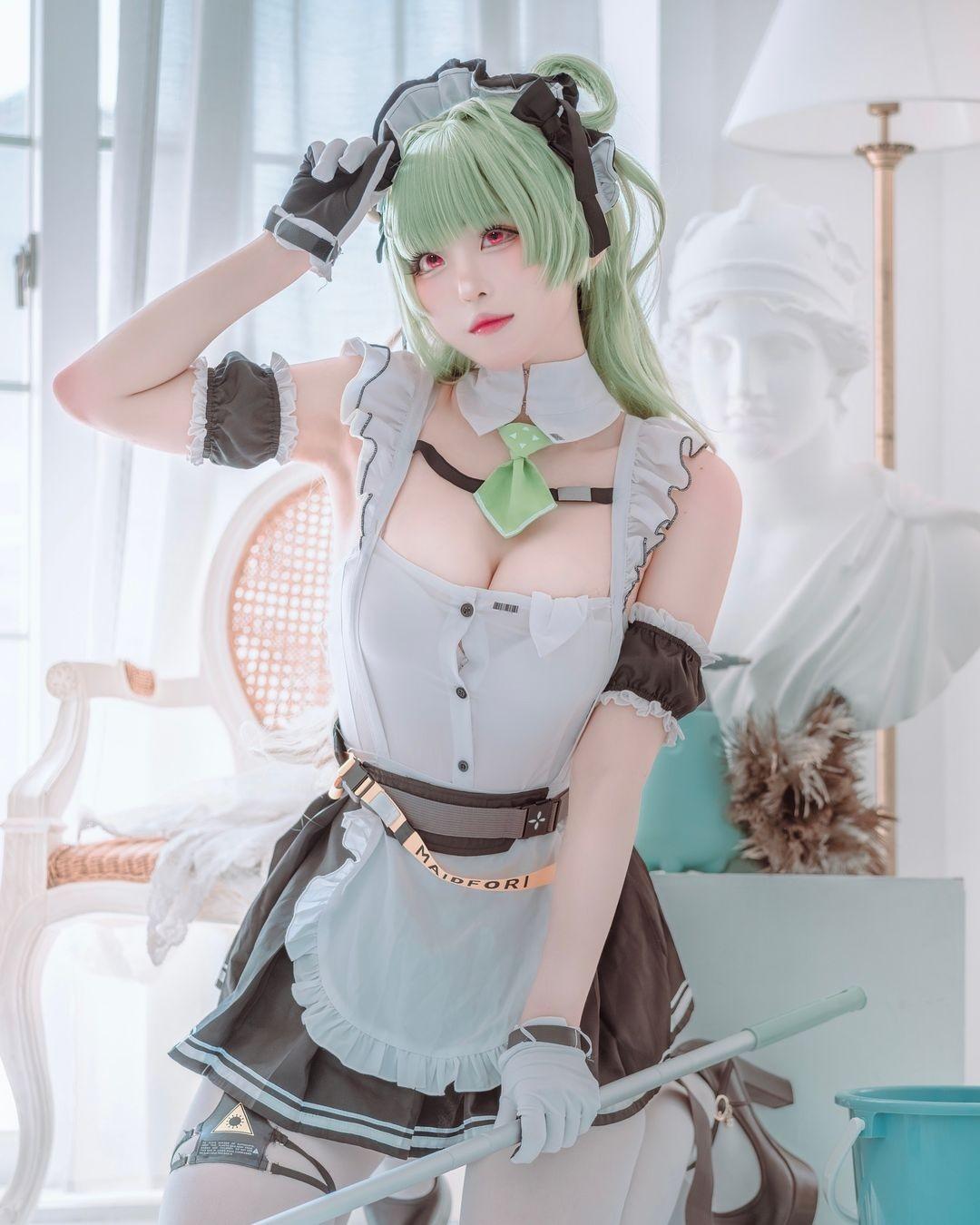 韓妹子Cosplay《勝利女神：妮姬》 挑戰低胸新定義