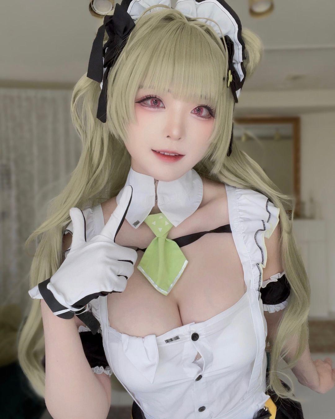韓妹子Cosplay《勝利女神：妮姬》 挑戰低胸新定義